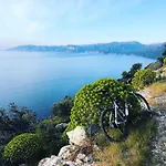 Biriola Ecoresort Motoparking 4*