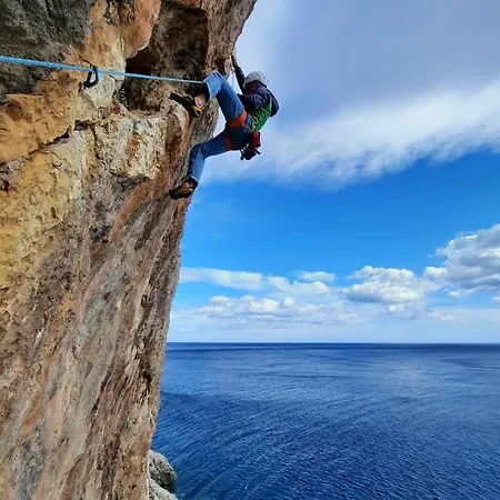 Biriola Ecoresort 칼라고노네