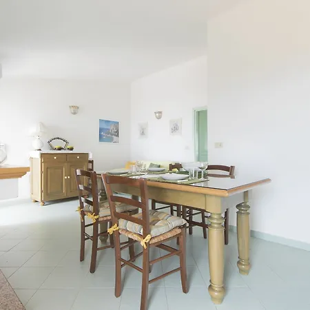 Biriola Ecoresort 4* 칼라고노네